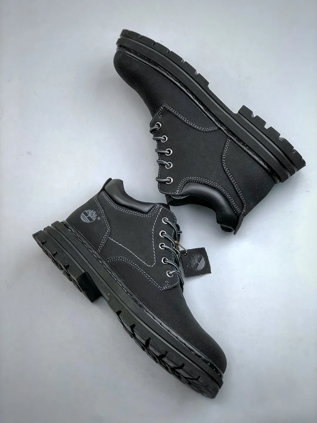 Local self-pickup💰480 Support store Timberland/Timberland classic 25ss new mid-top classic re-engineered brand new upgrade Guangdong factory quality original box original packaging The fabric is made of Italian 🇮🇹 top matte cowhide with anti-odor and anti-corrosion genuine leather latex insoles to give you a perfect wearing experience High quality and durable, a must-have for sportsmen Specially designed to treat bad looks High-quality and first-class foot feel Exclusive supply Size: 39-44 one size larger